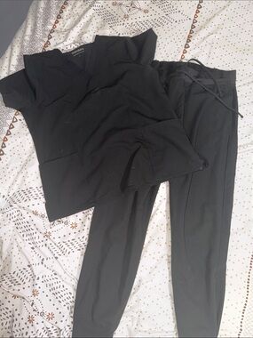 Black Women's Medical Scrub Set - Brand: Mandala